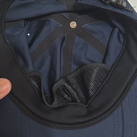 Nike Thrashed Spell Out Aerobill Vapor Pro Tech Zippered Strapback Hat Blue - Picture 4 of 5